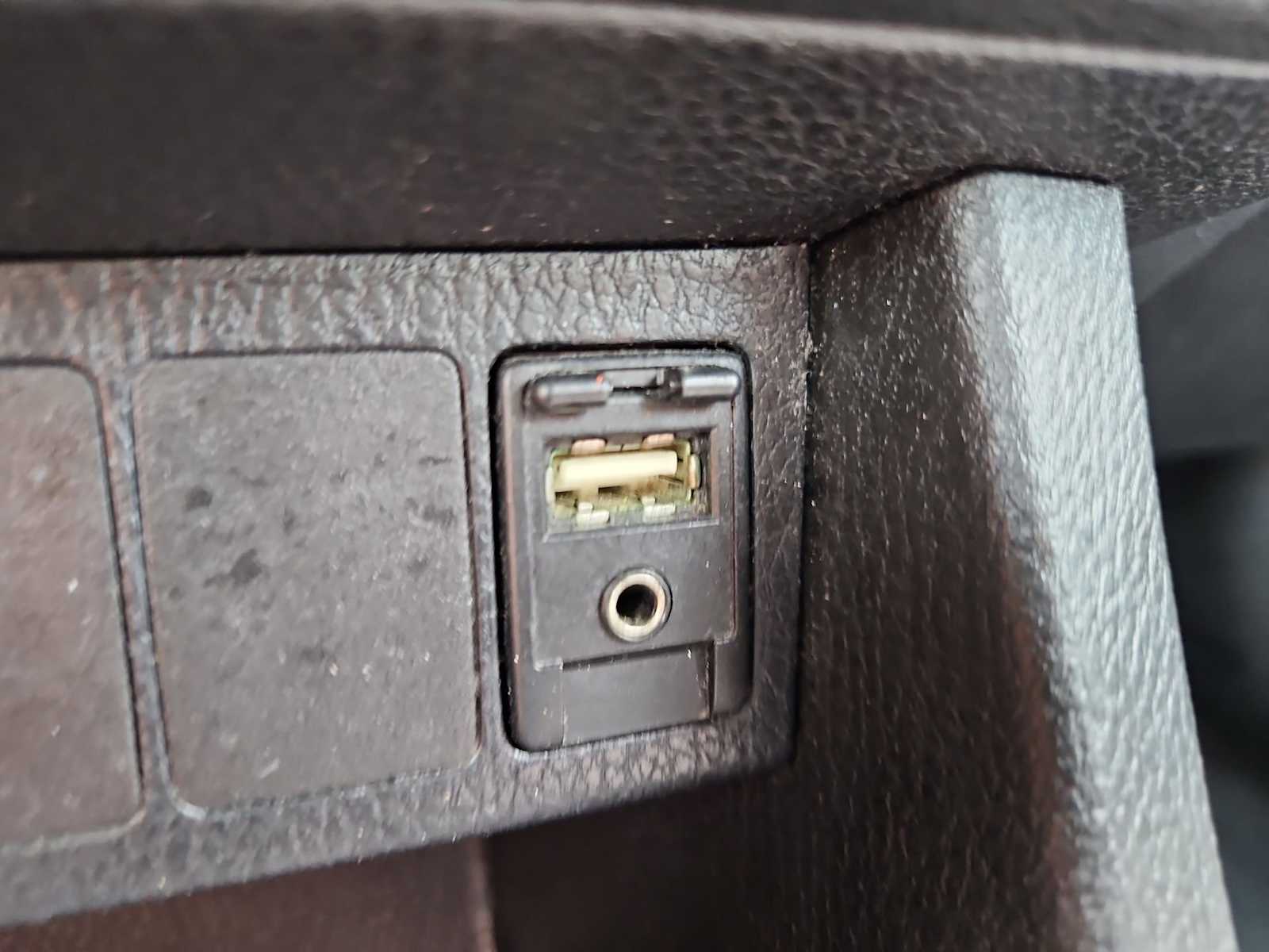 Thumbnail: 2014 Toyota Corolla - 29