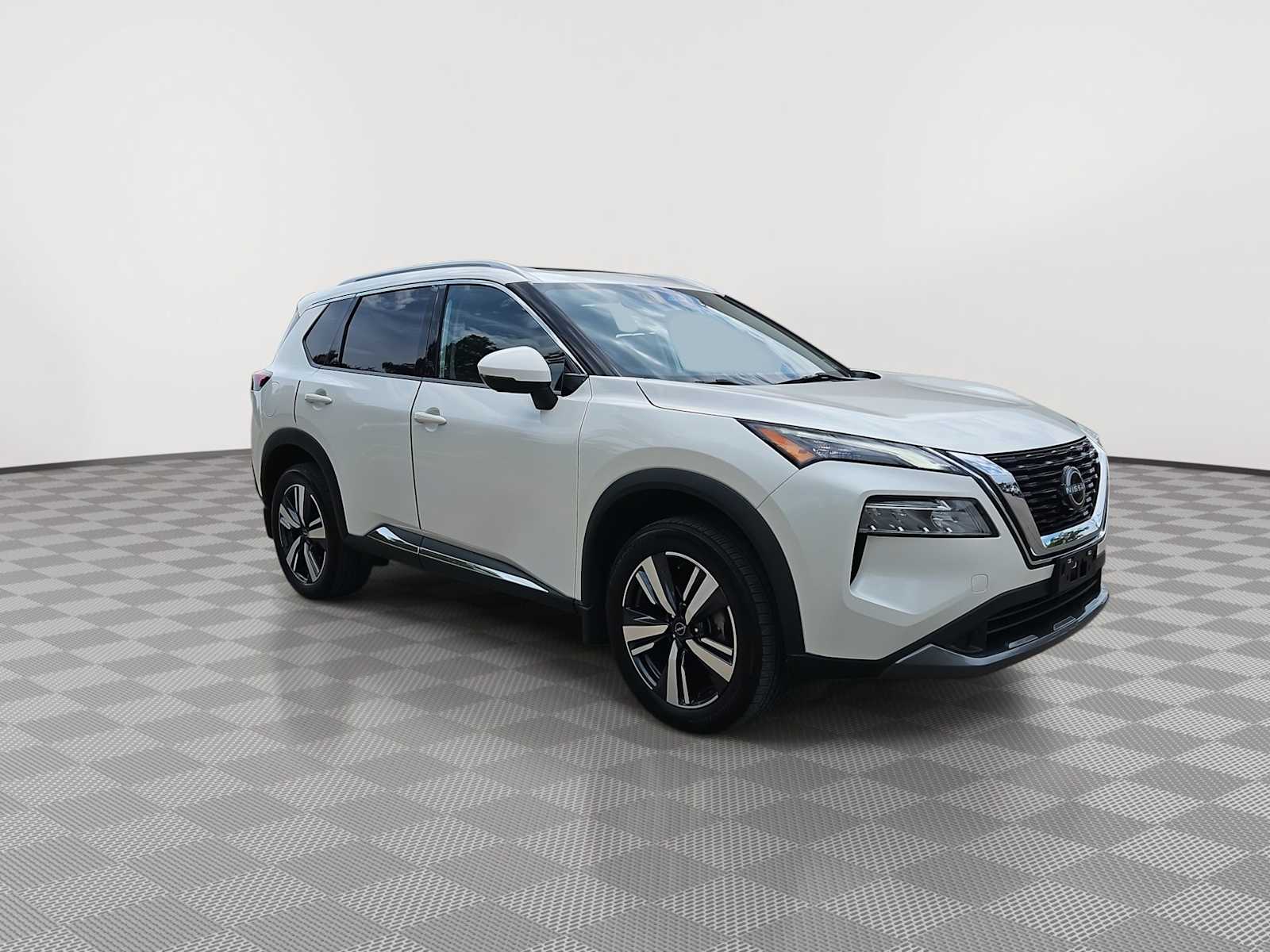 Thumbnail: 2023 Nissan Rogue - 3