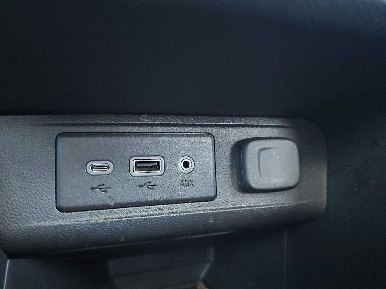 Thumbnail: 2023 Buick Encore GX - 31