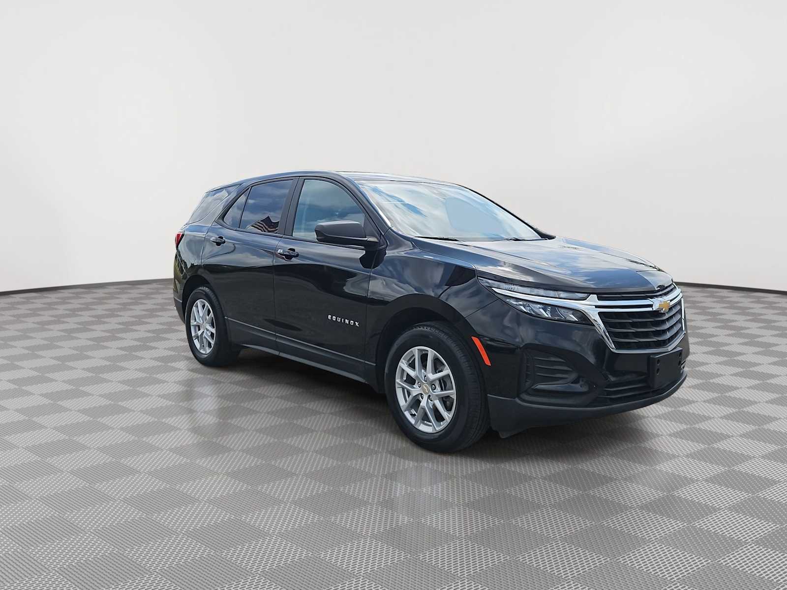 Thumbnail: 2023 Chevrolet Equinox - 2