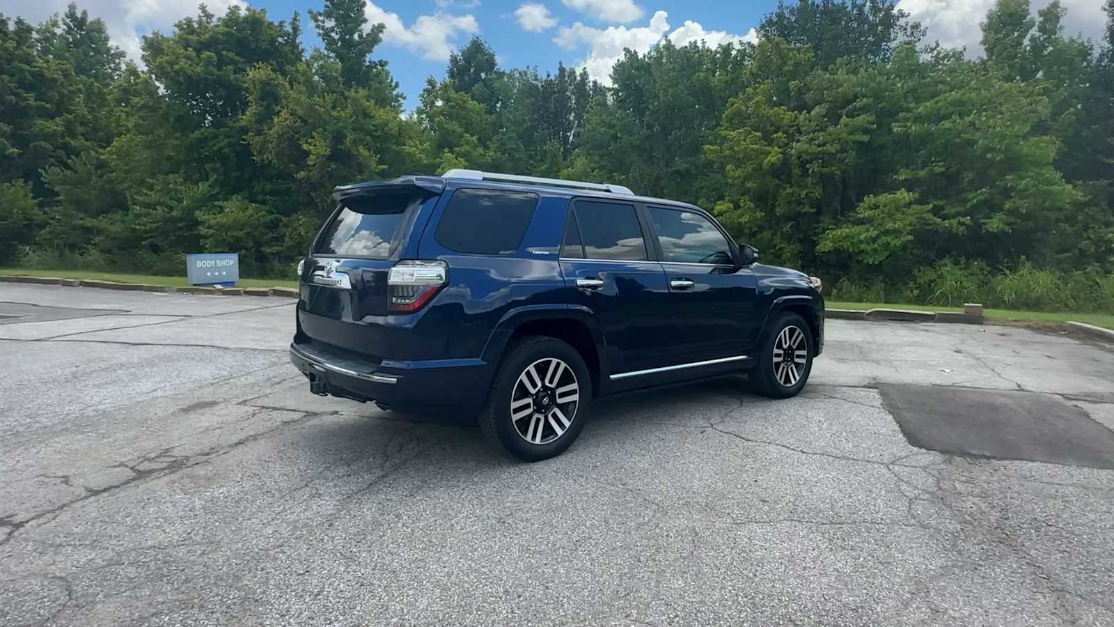 Thumbnail: 2015 Toyota 4Runner - 8