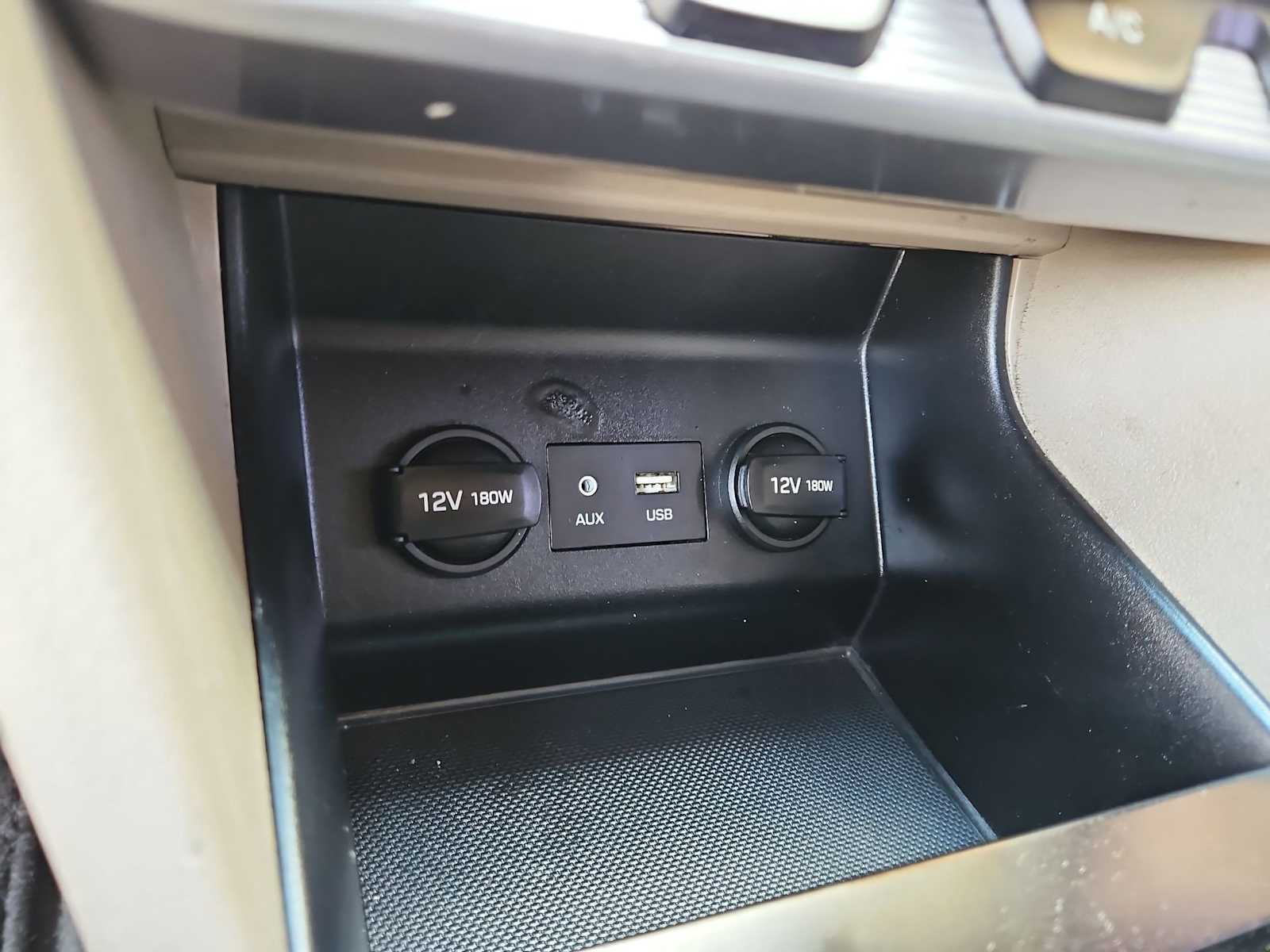 Thumbnail: 2019 Hyundai Elantra - 31