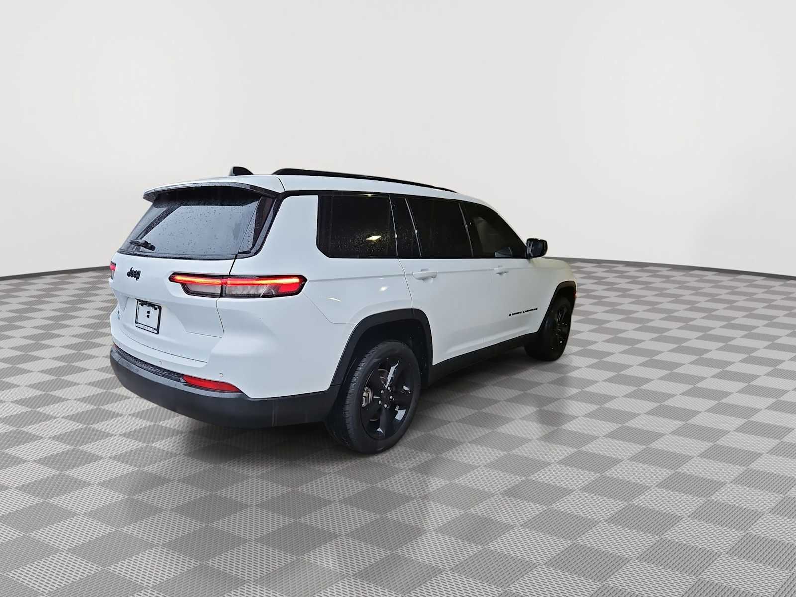 Thumbnail: 2023 Jeep Grand Cherokee L - 8