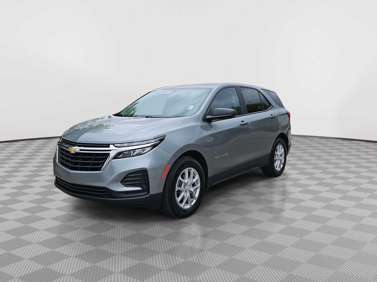 Thumbnail: 2023 Chevrolet Equinox - 4