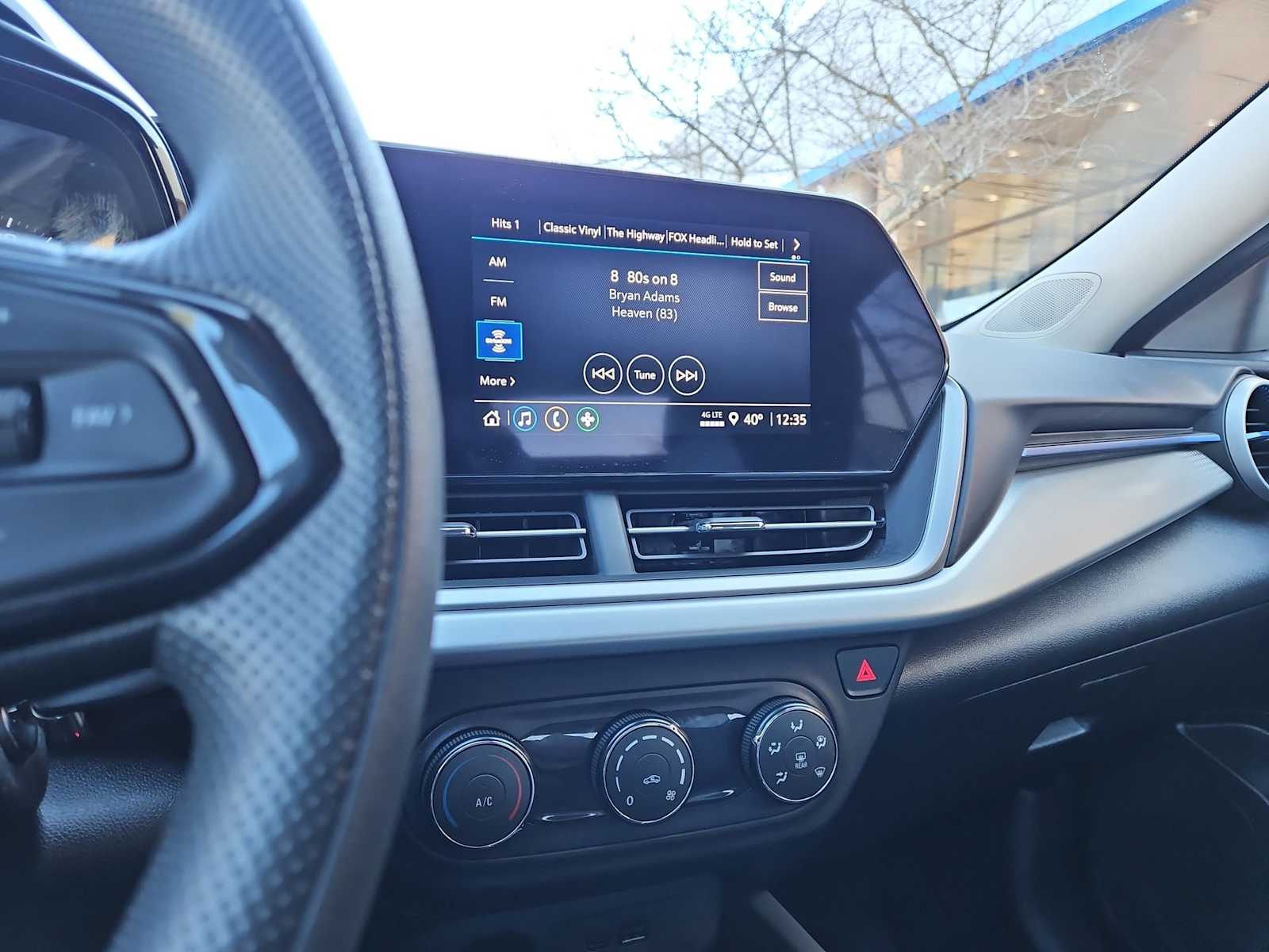 Thumbnail: 2025 Chevrolet Trax - 28