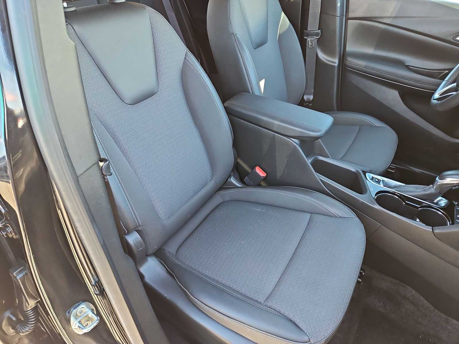 Thumbnail: 2023 Buick Encore GX - 22