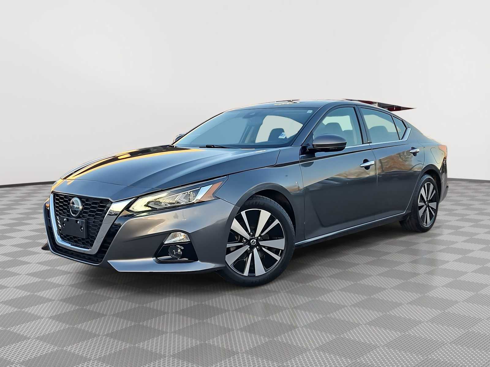 Thumbnail: 2020 Nissan Altima - 1