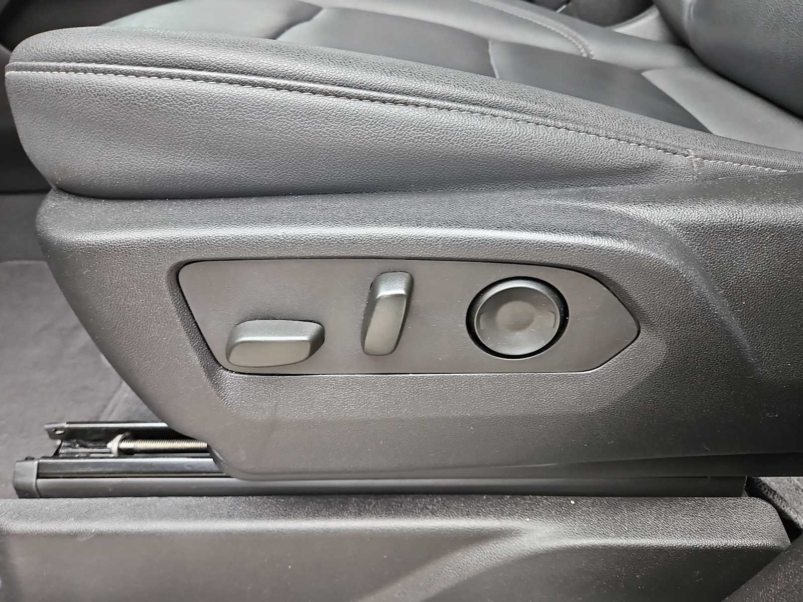 Thumbnail: 2024 Chevrolet Tahoe - 18