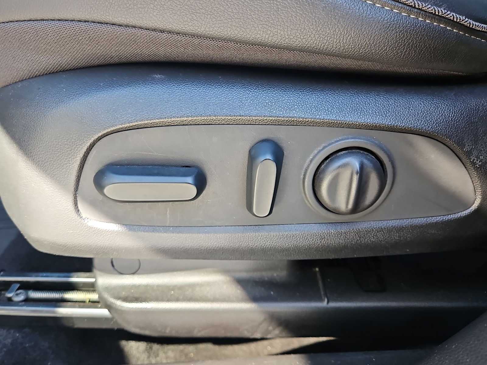 Thumbnail: 2023 Buick Encore GX - 18