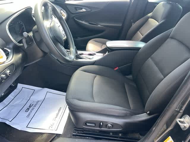 Thumbnail: 2016 Chevrolet Malibu - 8