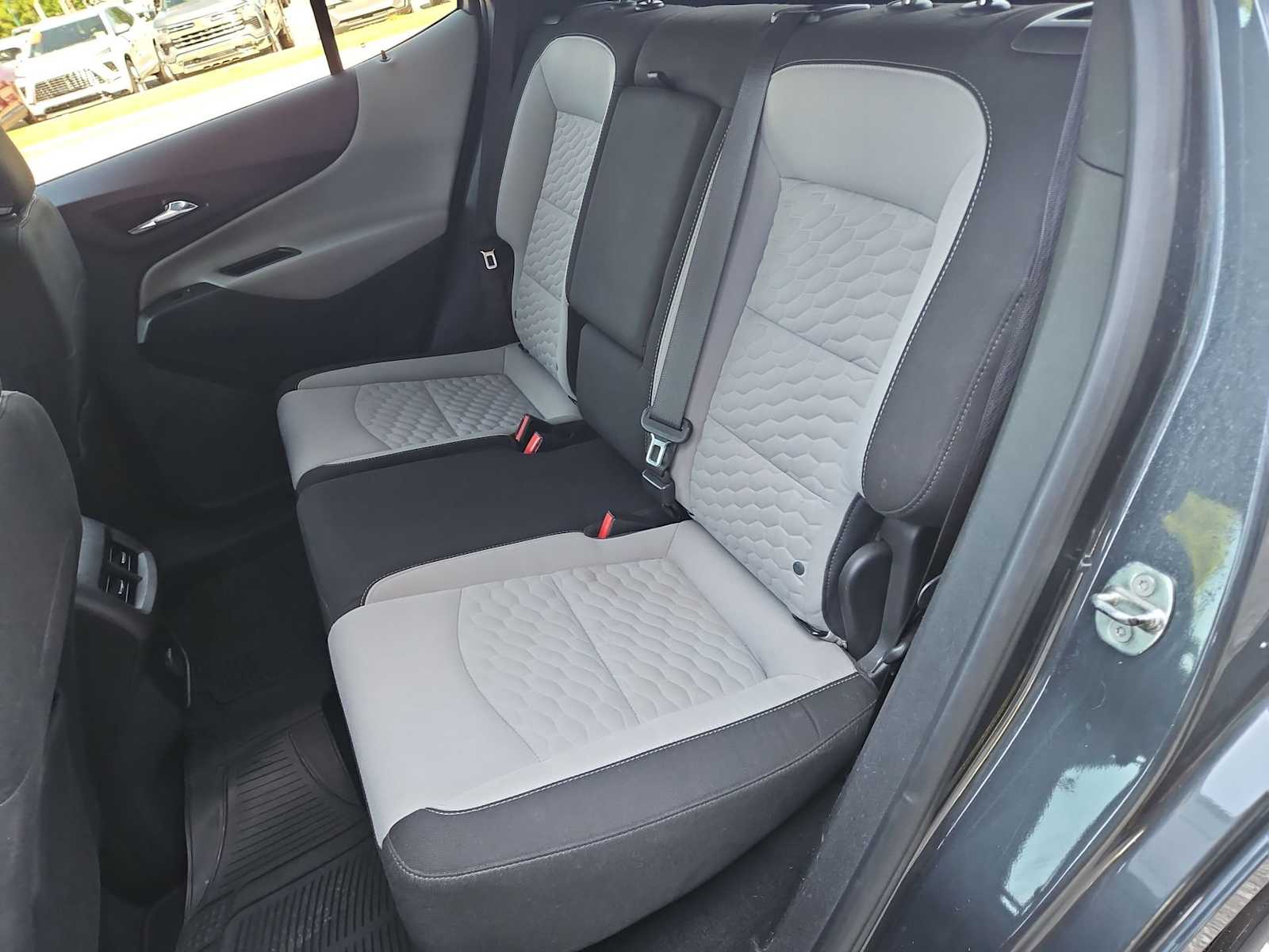 Thumbnail: 2018 Chevrolet Equinox - 32