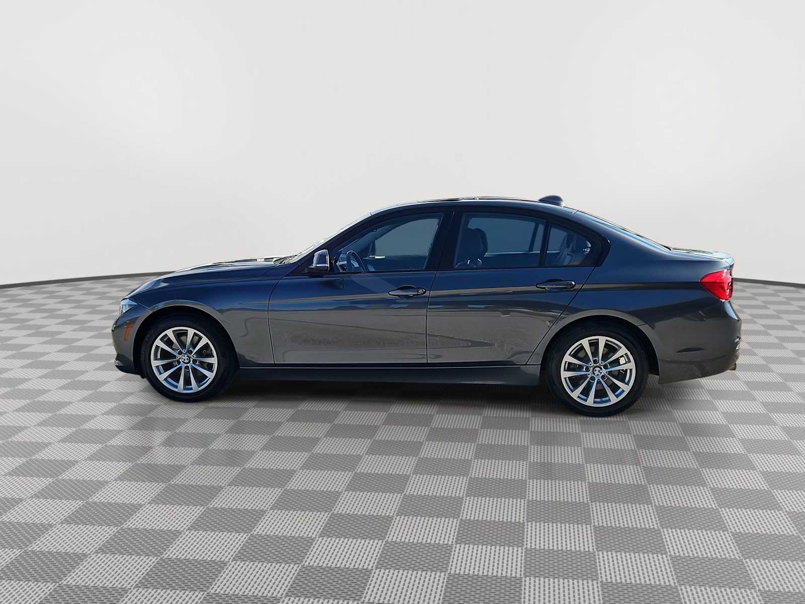 Thumbnail: 2016 BMW 3 Series - 8