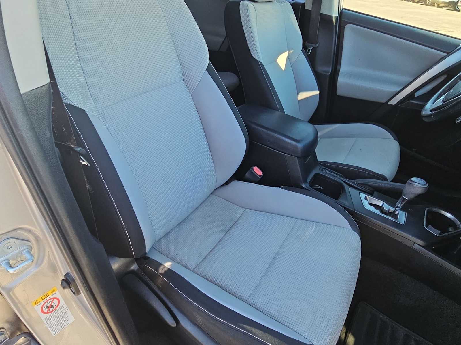 Thumbnail: 2017 Toyota RAV4 - 22