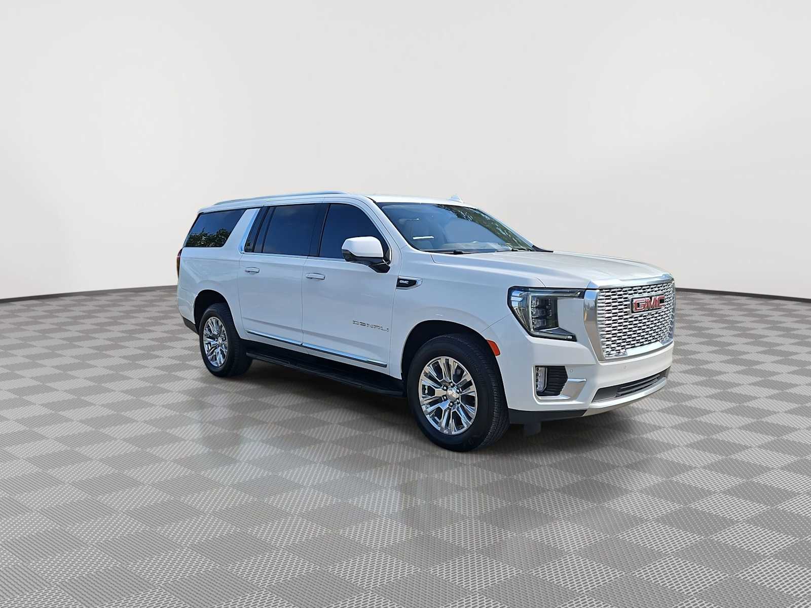 Thumbnail: 2021 GMC Yukon - 3