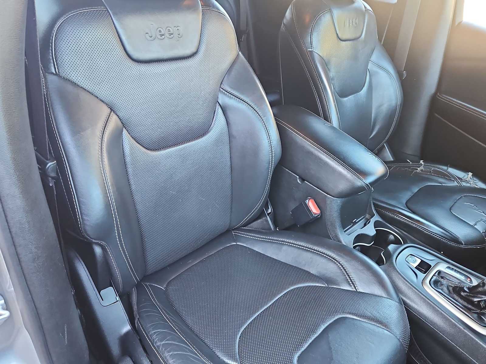 Thumbnail: 2015 Jeep Cherokee - 20