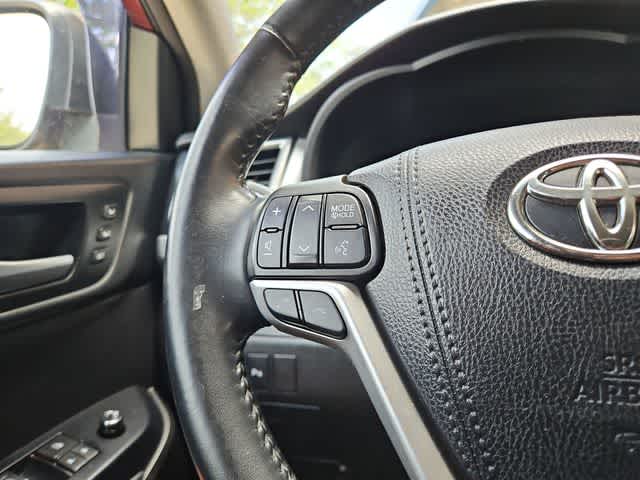 Thumbnail: 2018 Toyota Highlander - 38