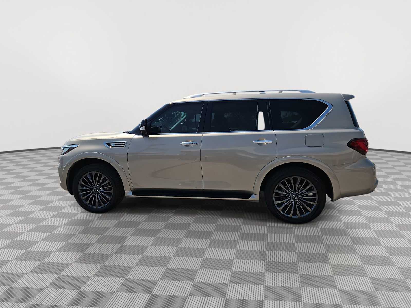 Thumbnail: 2022 INFINITI QX80 - 5