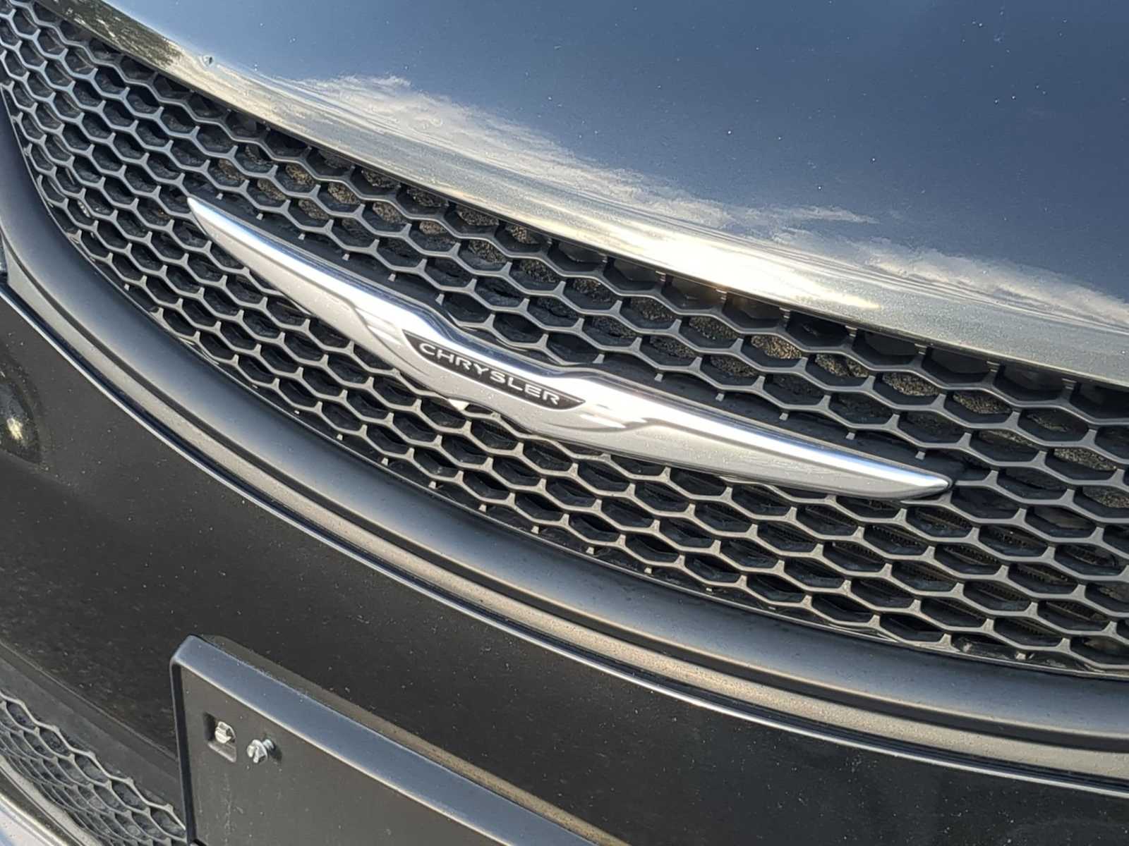 Thumbnail: 2023 Chrysler Voyager - 11