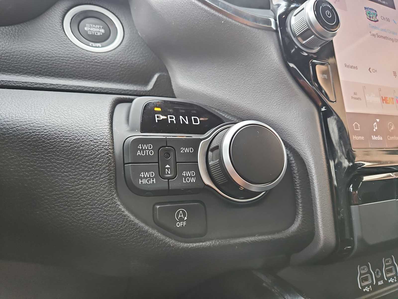 Thumbnail: 2025 RAM 1500 - 32