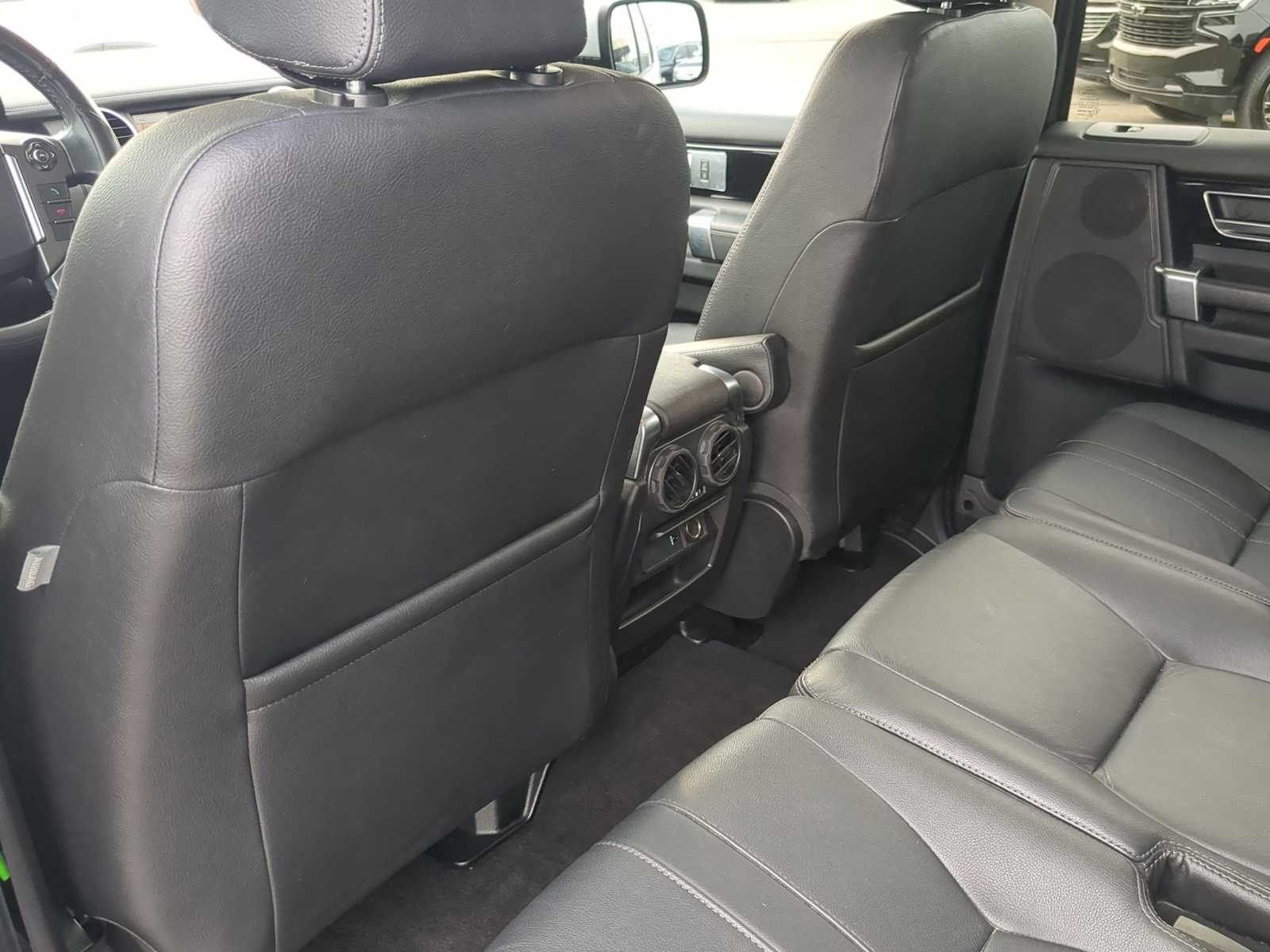 Thumbnail: 2011 Land Rover LR4 - 17