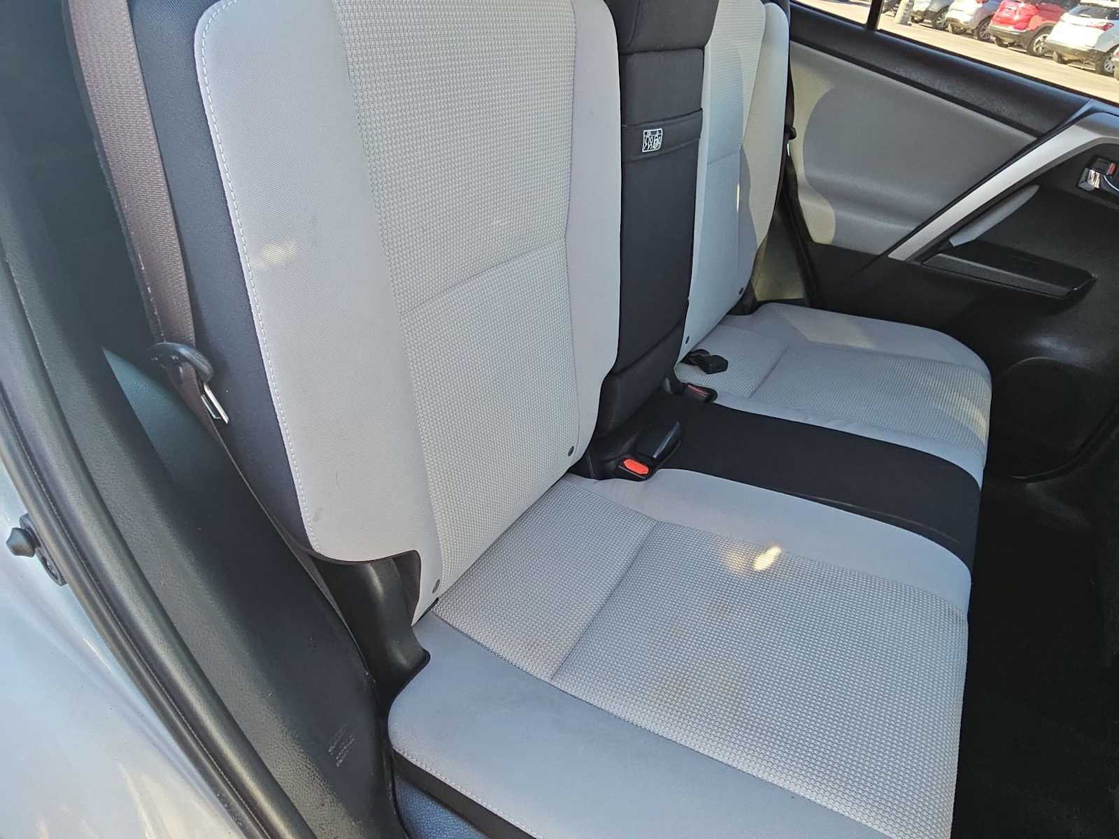 Thumbnail: 2017 Toyota RAV4 - 21