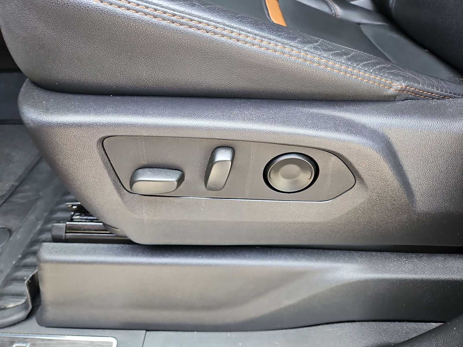 Thumbnail: 2024 GMC Sierra 2500 - 18