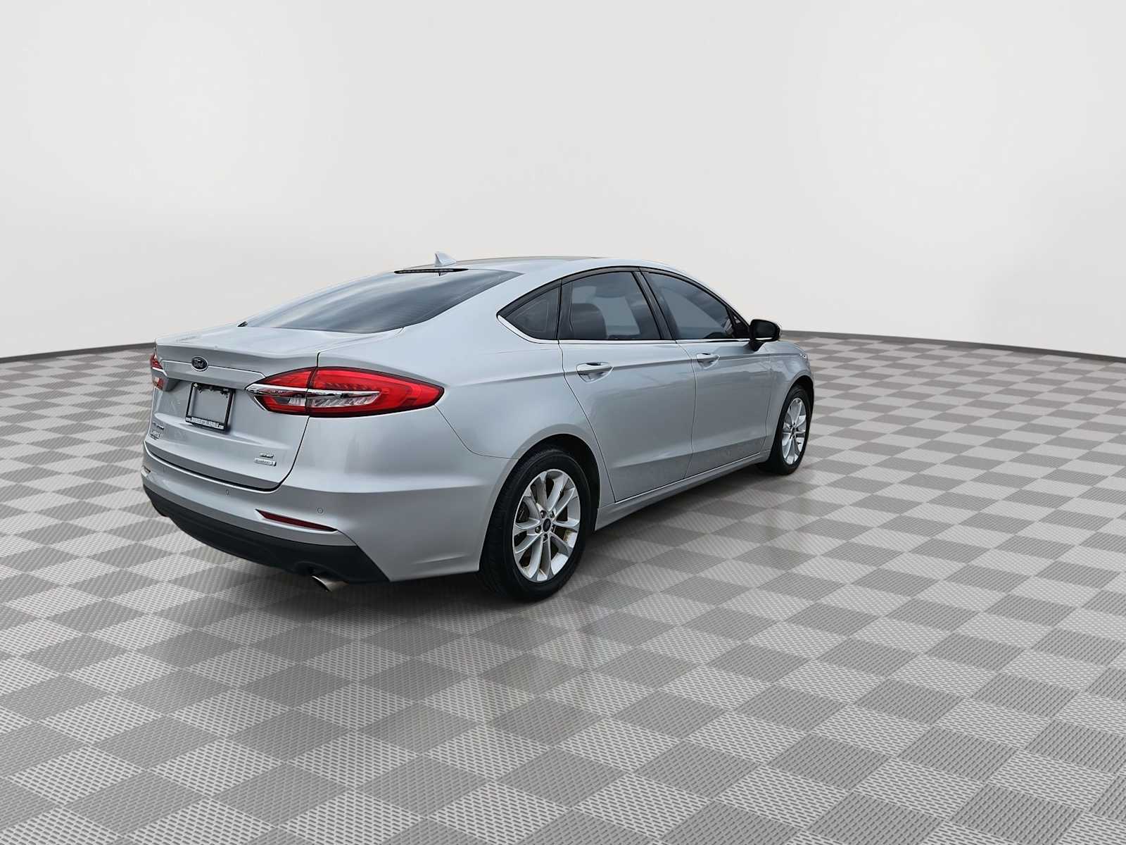 Thumbnail: 2019 Ford Fusion - 8