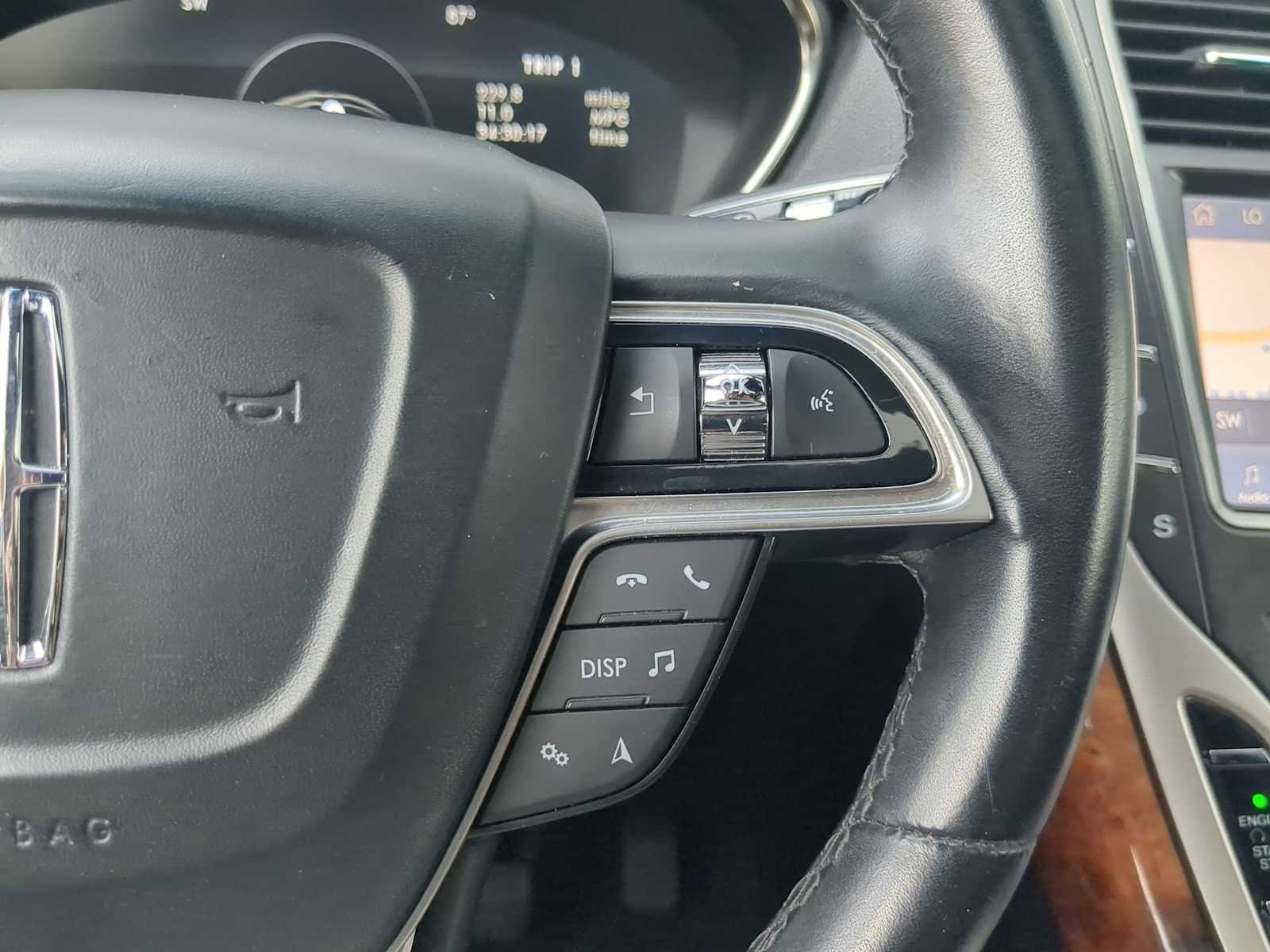 Thumbnail: 2020 Lincoln Nautilus - 27