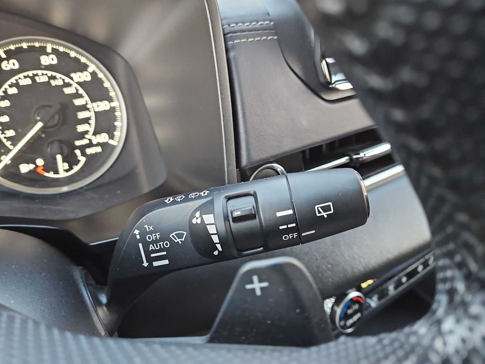 Thumbnail: 2023 Mitsubishi Outlander - 26