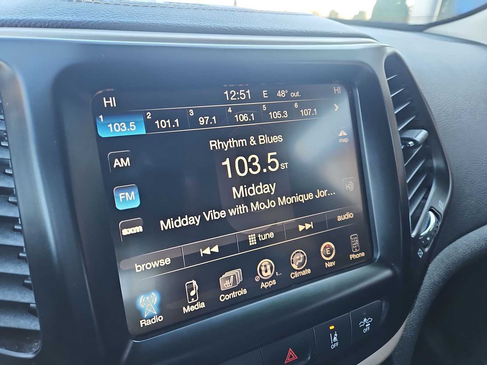 Thumbnail: 2015 Jeep Cherokee - 28