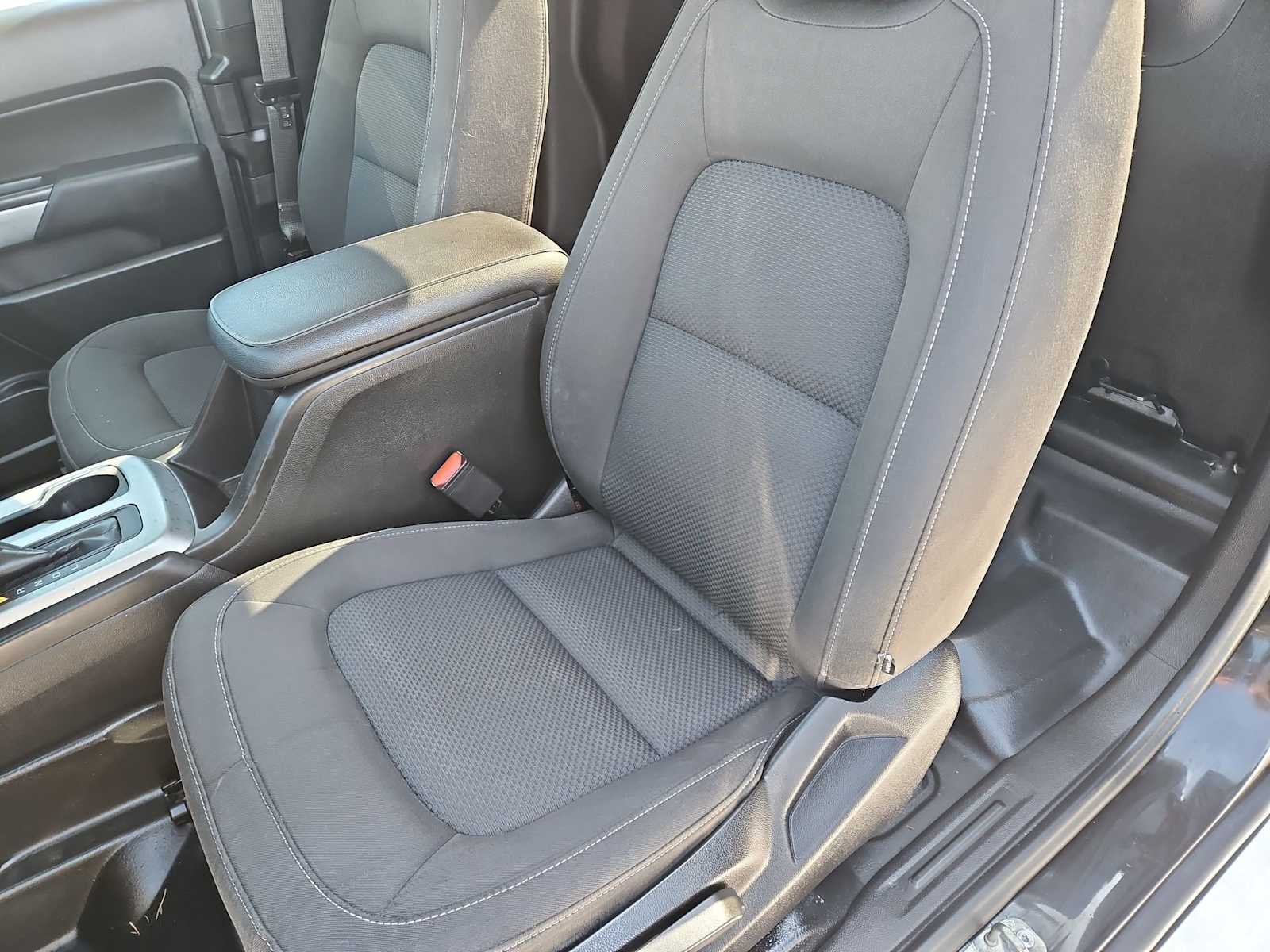 Thumbnail: 2021 Chevrolet Colorado - 17