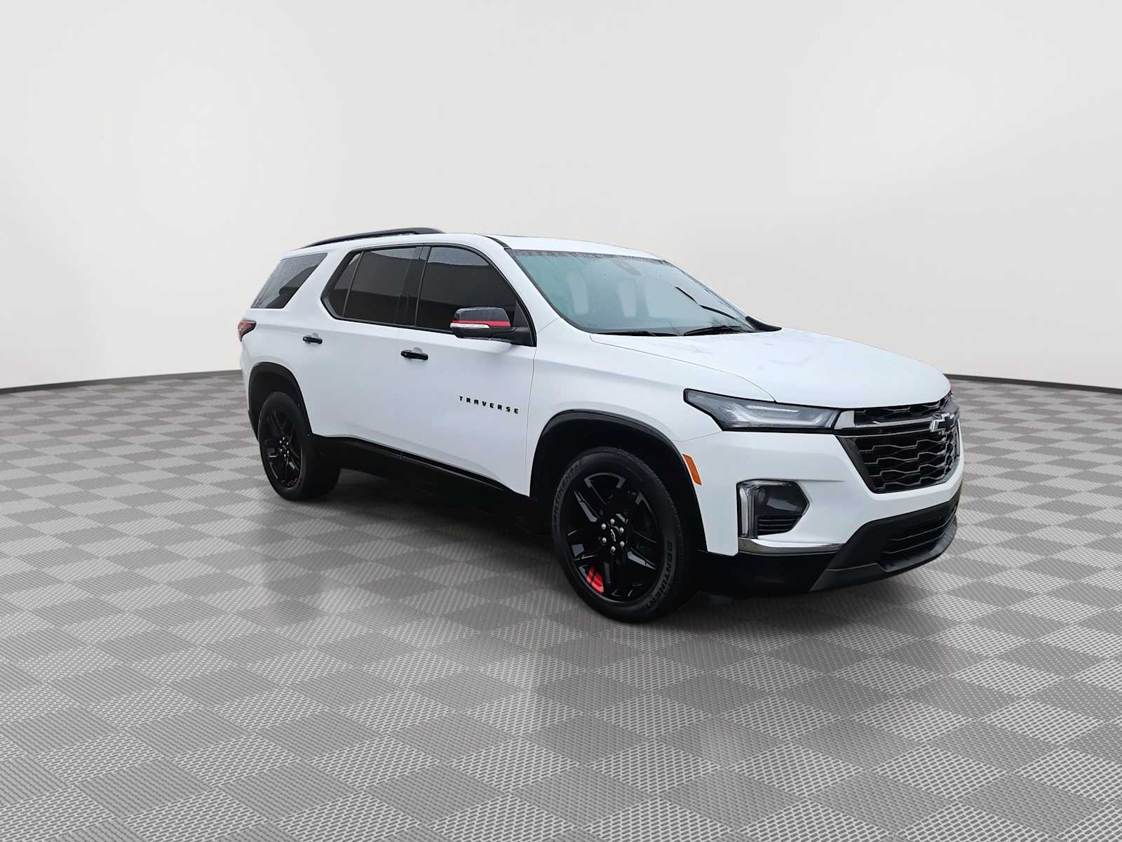 Thumbnail: 2023 Chevrolet Traverse - 2