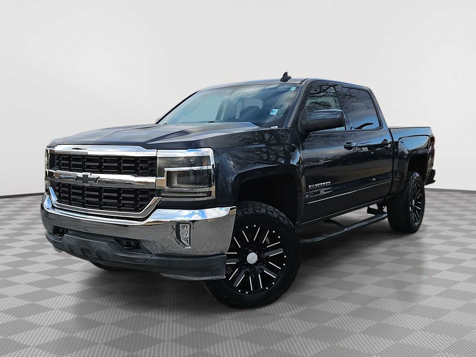 Thumbnail: 2018 Chevrolet Silverado 1500 - 1