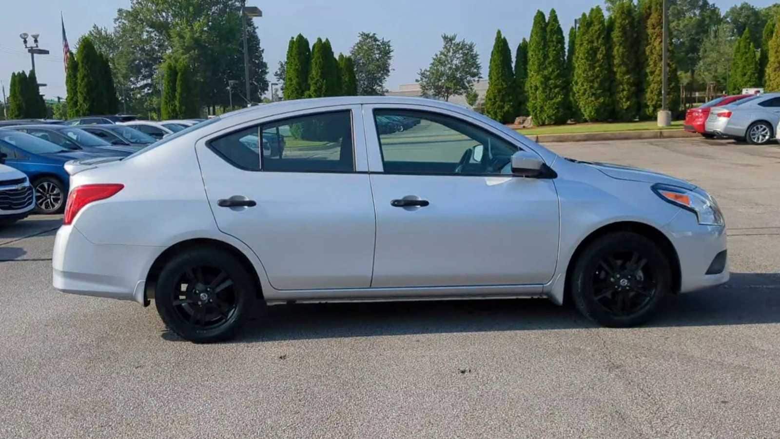 Thumbnail: 2019 Nissan Versa - 9