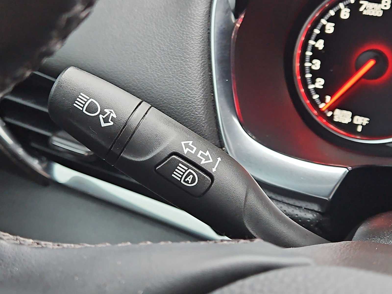 Thumbnail: 2023 Chevrolet Traverse - 28