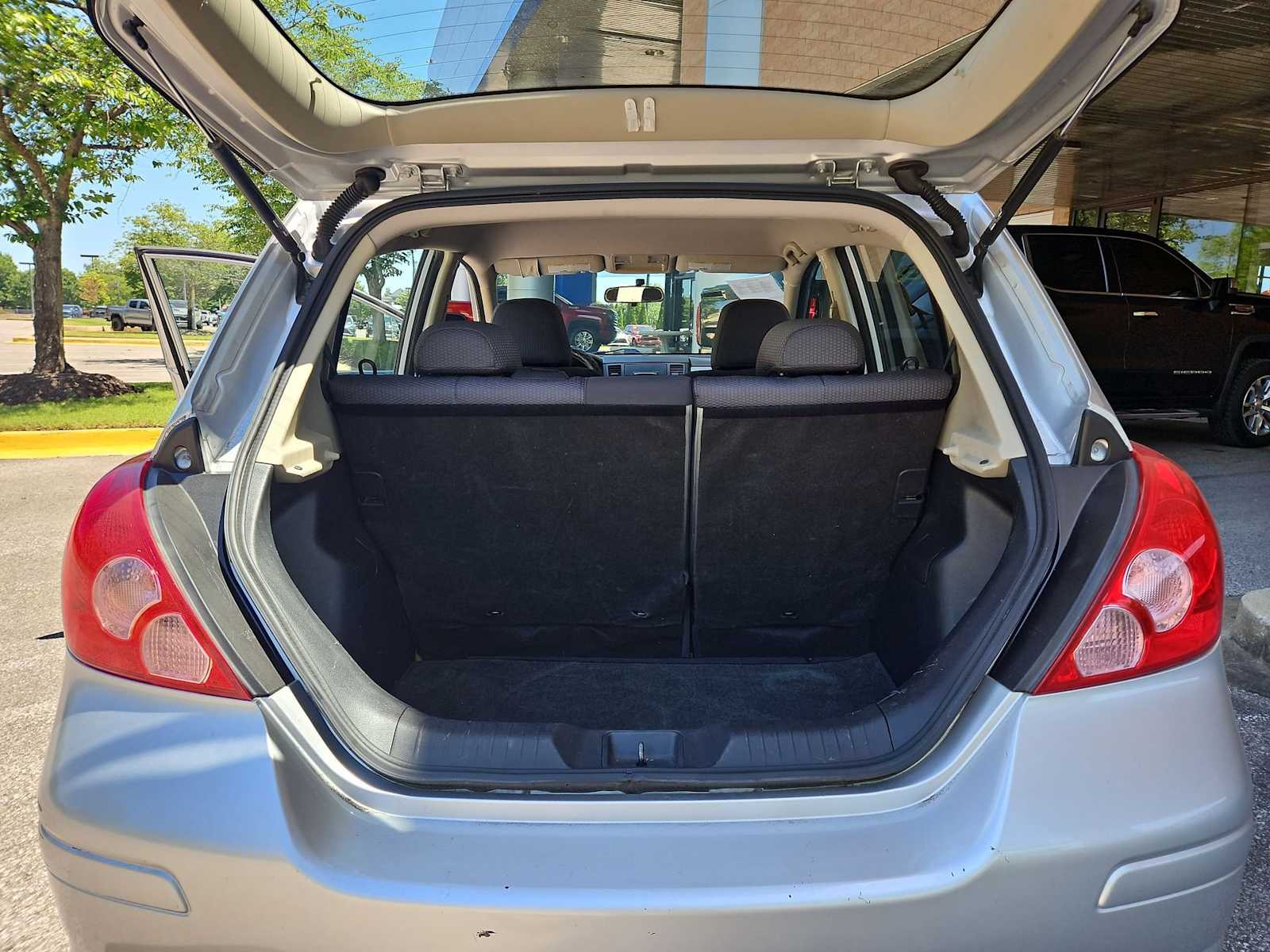 Thumbnail: 2008 Nissan Versa - 31