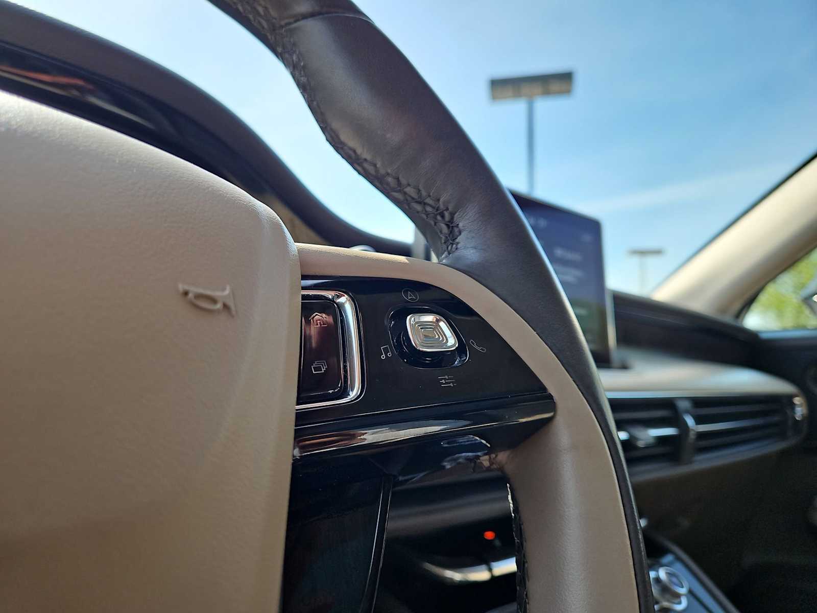 Thumbnail: 2021 Lincoln Corsair - 27