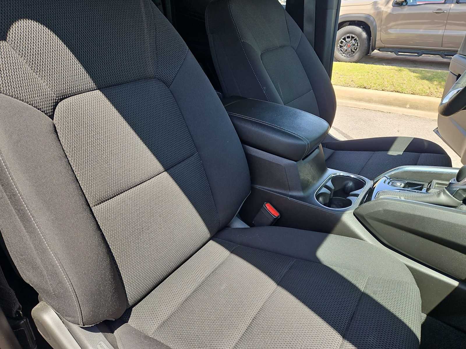 Thumbnail: 2023 GMC Canyon - 22