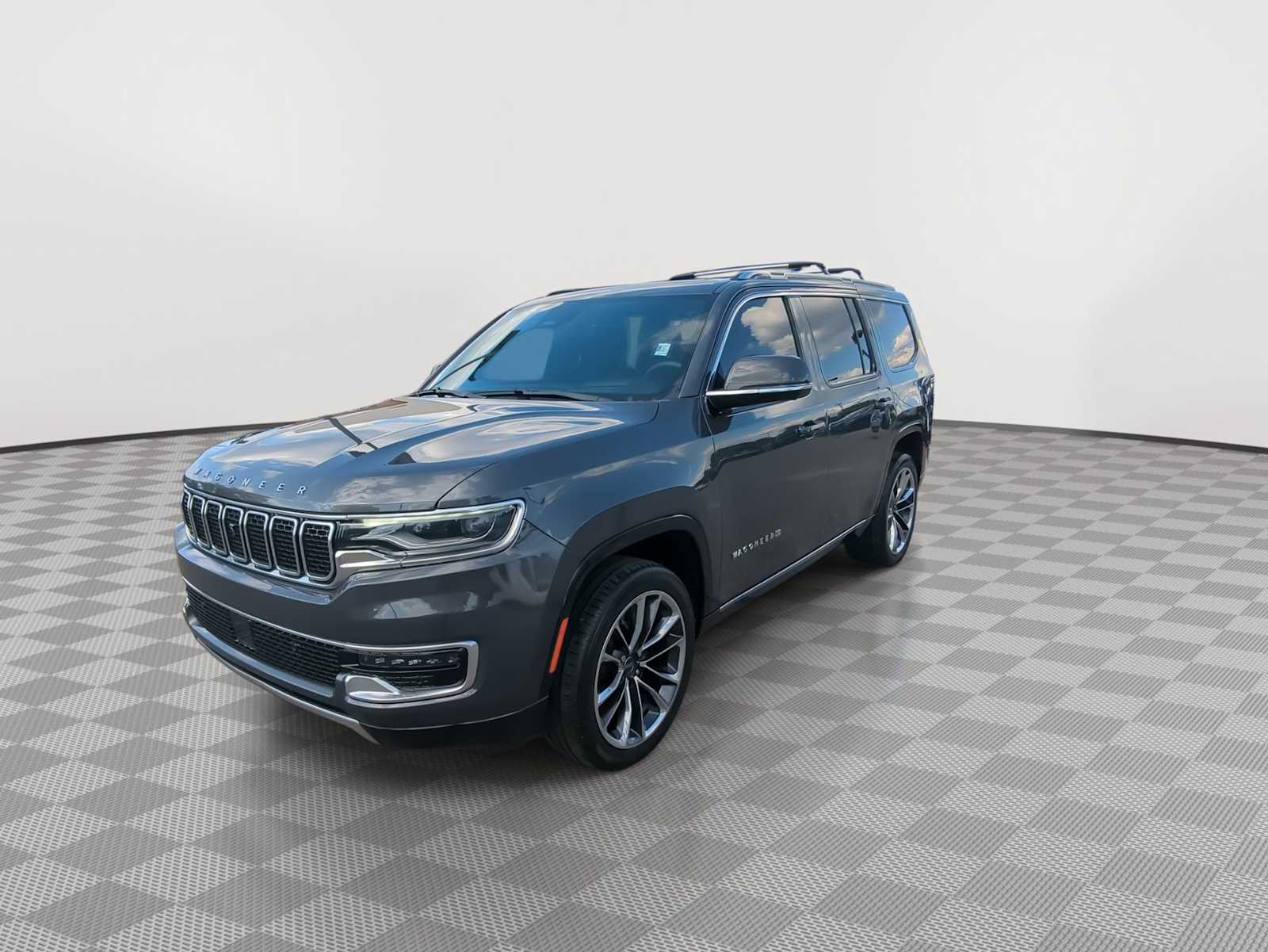 Thumbnail: 2022 Jeep Wagoneer - 4