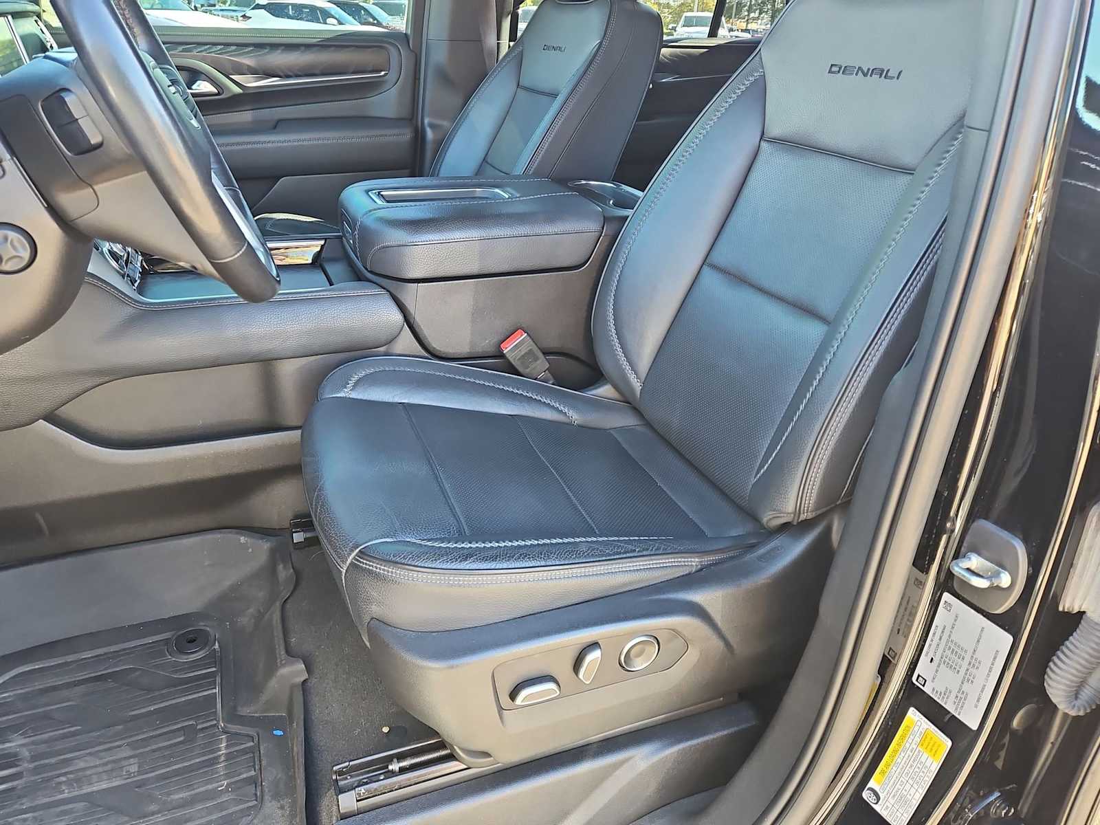 Thumbnail: 2021 GMC Yukon - 17