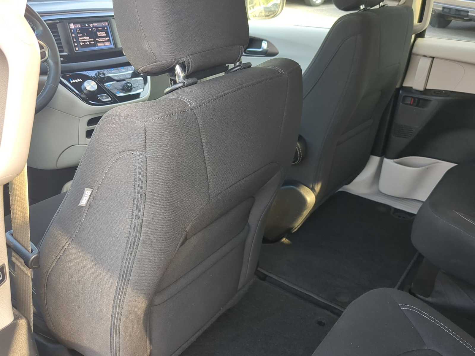 Thumbnail: 2023 Chrysler Voyager - 17