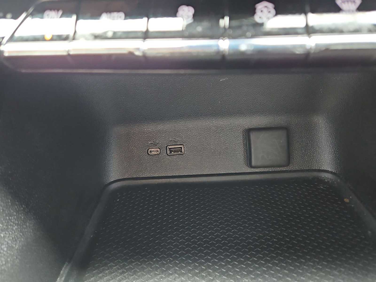 Thumbnail: 2024 Chevrolet Traverse - 31