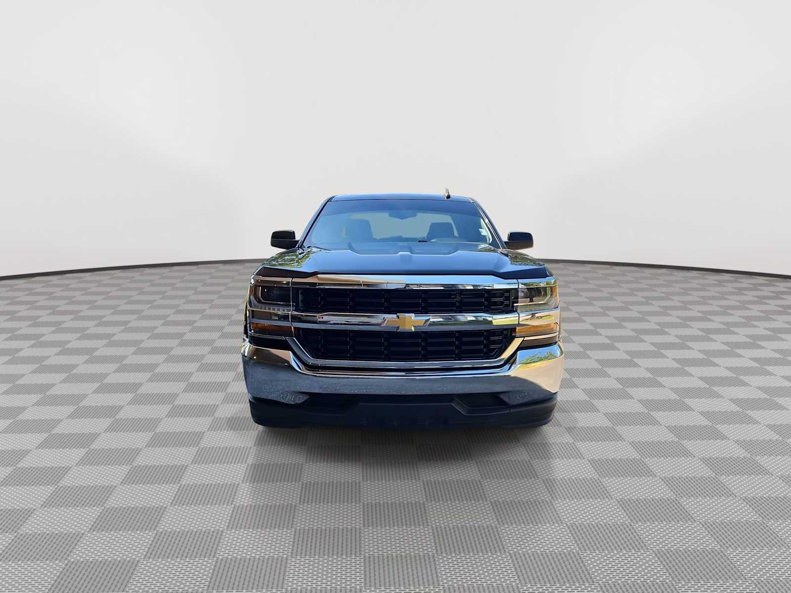 Thumbnail: 2019 Chevrolet Silverado 1500 - 3