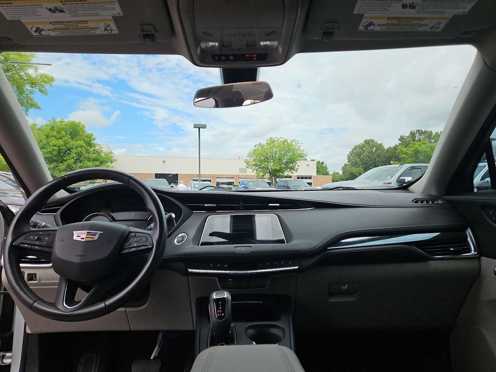 Thumbnail: 2019 Cadillac XT4 - 16