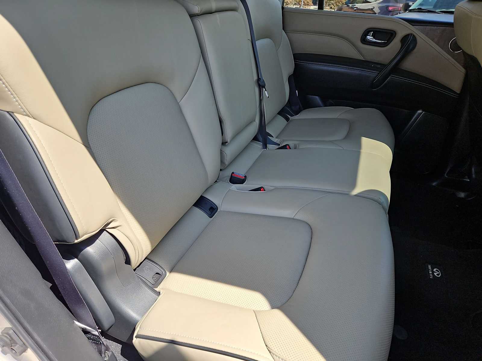 Thumbnail: 2022 INFINITI QX80 - 22