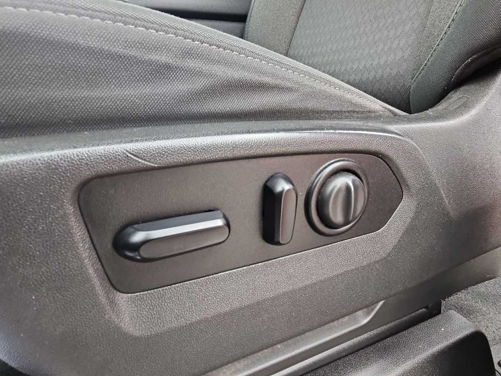 Thumbnail: 2020 Chevrolet Silverado 1500 - 18