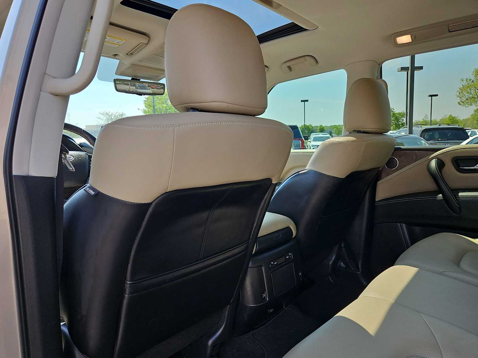 Thumbnail: 2022 INFINITI QX80 - 19