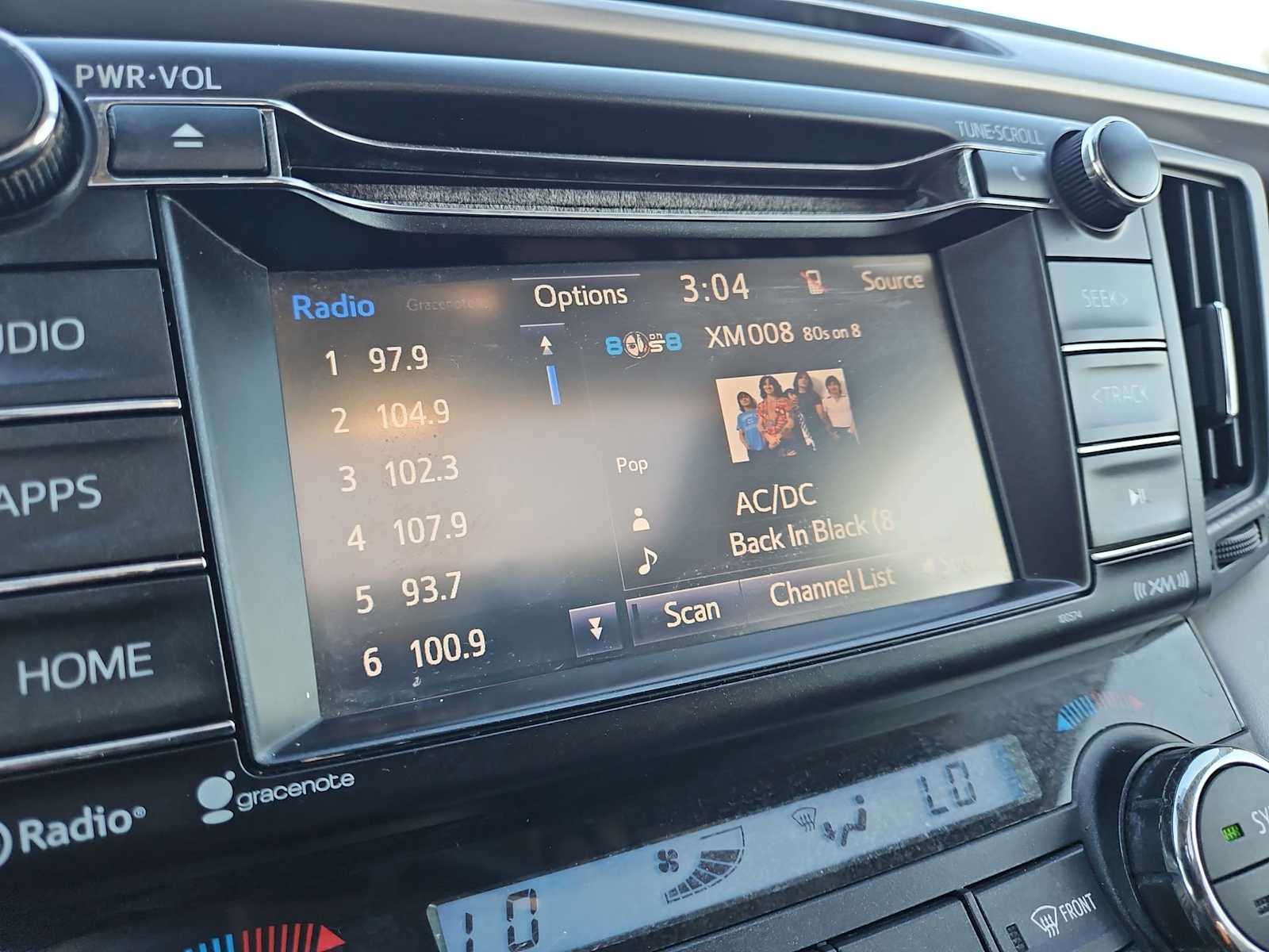 Thumbnail: 2017 Toyota RAV4 - 30