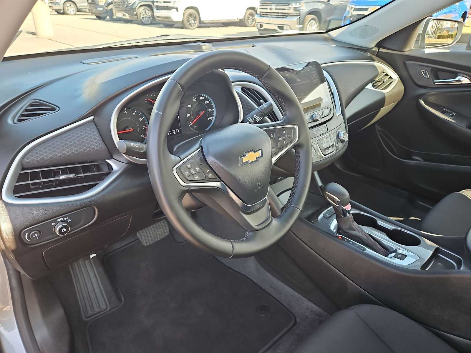 Thumbnail: 2024 Chevrolet Malibu - 10