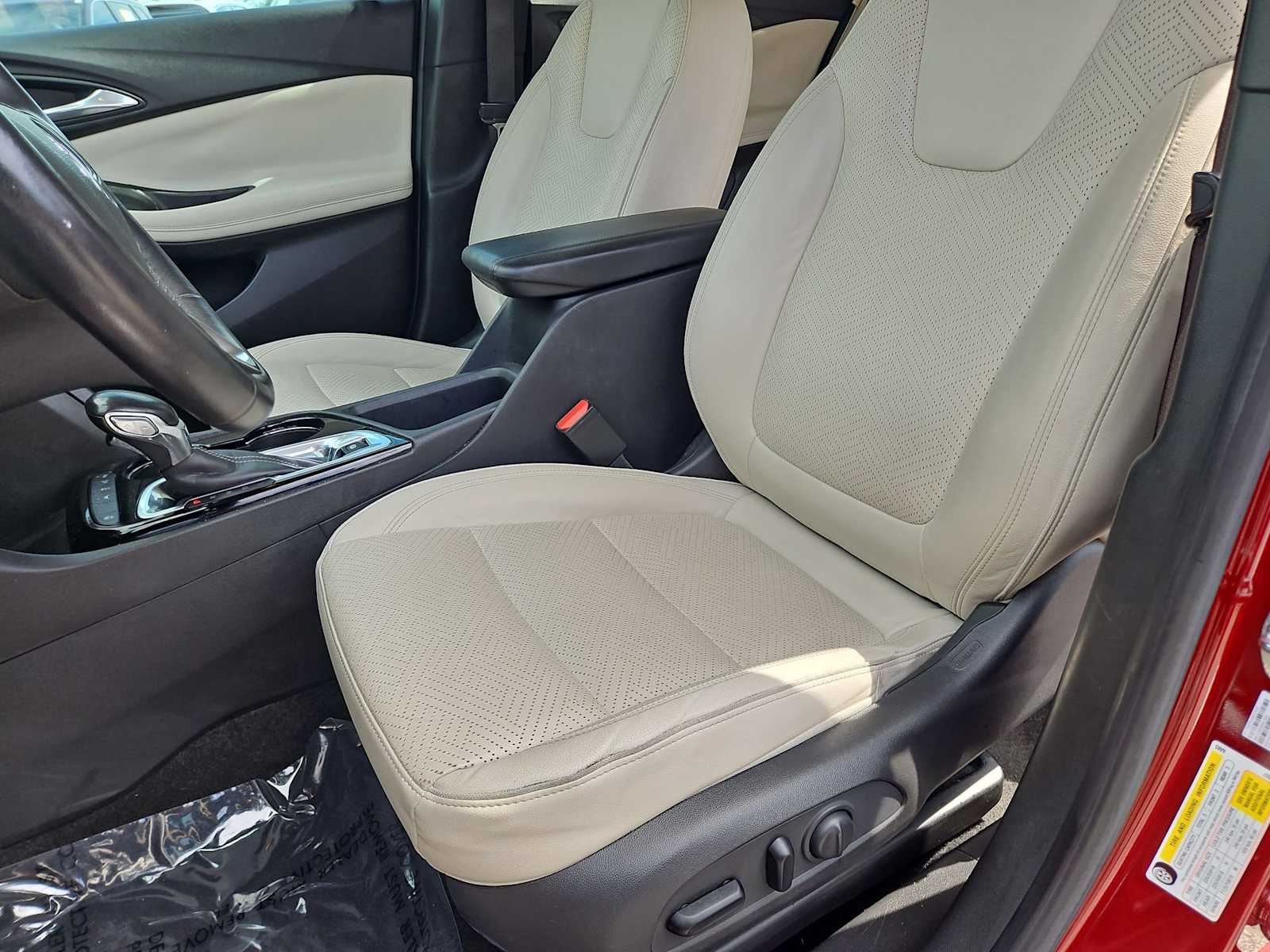 Thumbnail: 2022 Buick Encore GX - 17